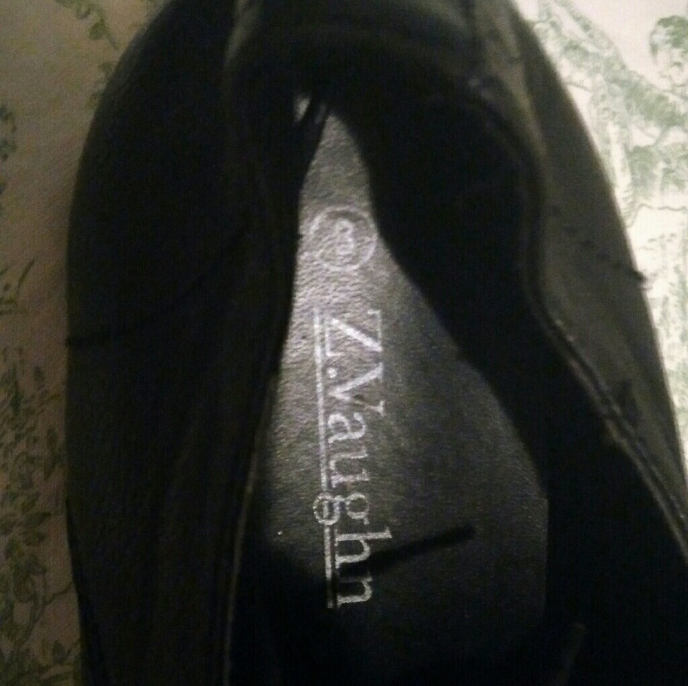 Dress shoes